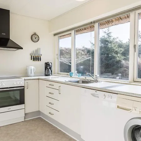 Henne Xxxvii Hotel 4*