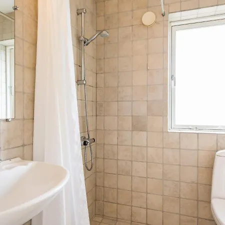 Henne Xxxvii Hotel 4*